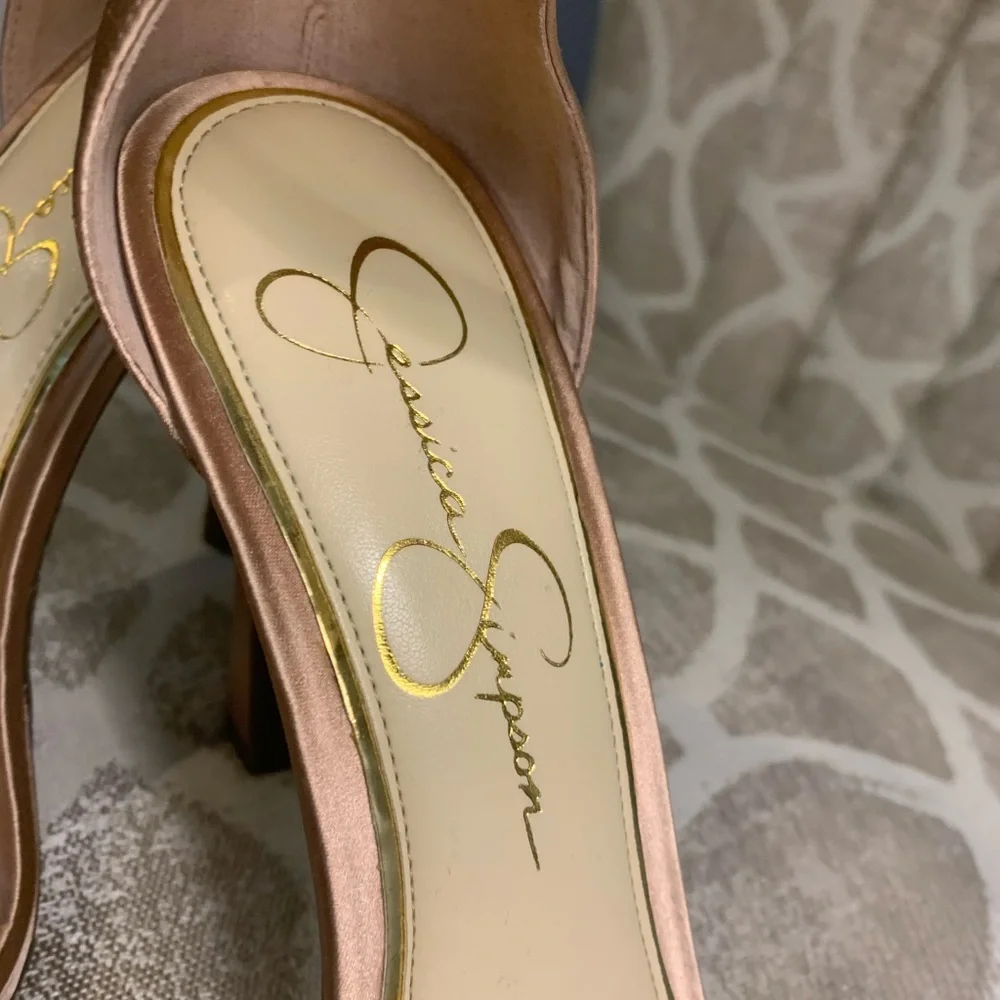 Jessica Simpson Champagne colored high heels - Picture 5 of 10